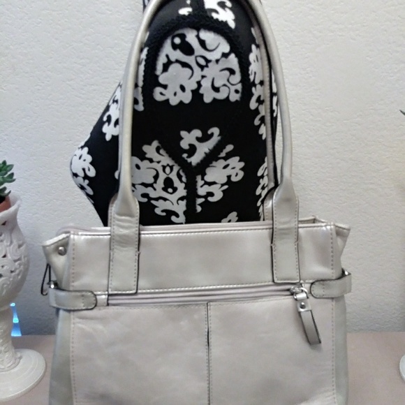 GIANI BERNINI Silver Shoulder Bag - Picture 3 of 4